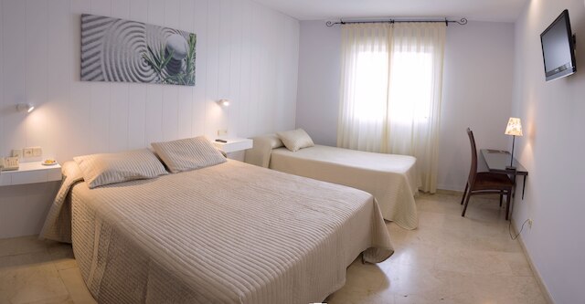 オアシス コルドバ ホテル