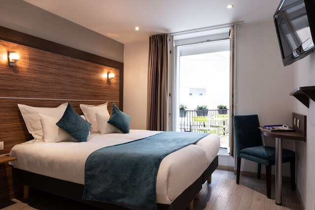 ホテル アポロニア パリ モンマルトル シュア ホテル コレクション バイ BW