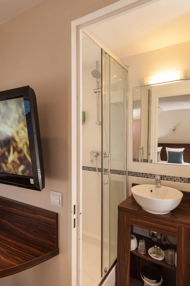 ホテル アポロニア パリ モンマルトル シュア ホテル コレクション バイ BW