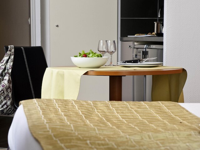 アパートホテル アダージョ ラ デファンス ル パルク