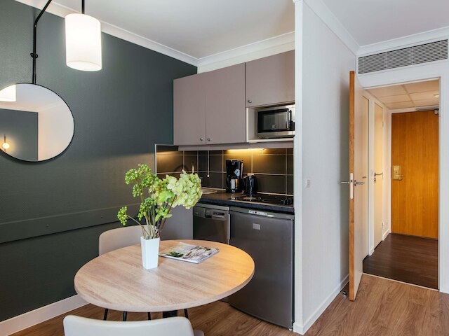 アパートホテル アダージョ ラ デファンス ル パルク