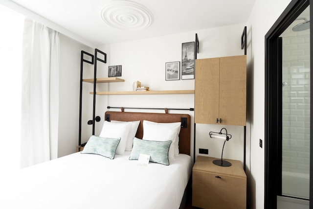 ホテル カリナ トゥール エッフェル