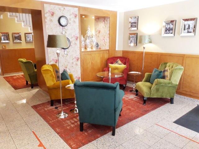 ホテル サー & レディ アストール