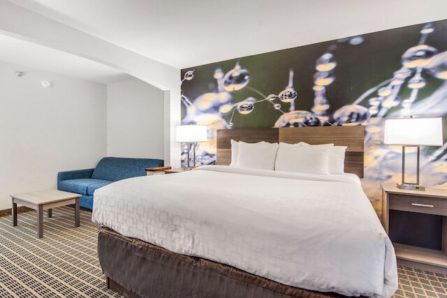 クラリオン ポイント サウス ボストン - ダンビル イースト