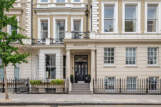 ザ レジデント ケンジントン