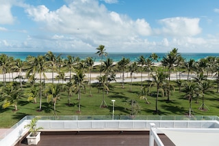 ザ ペンギン ホテル