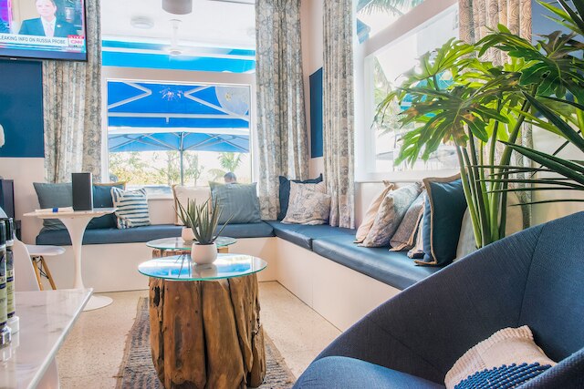 ザ ペンギン ホテル