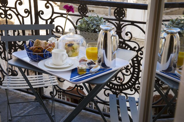 ホテル マドモアゼル