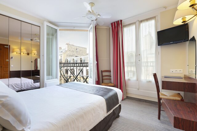 ホテル カレッジ ドゥ フランス