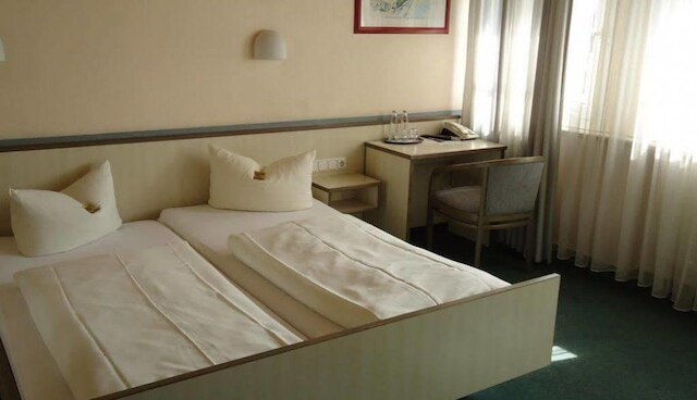 モーテル & ラストホフ アヴス