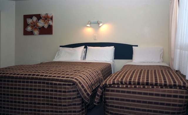 ベイコート レイクフロント モーテル