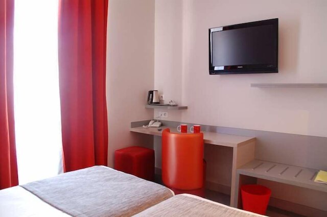 ホテル ドゥ ラ フォンテーヌ