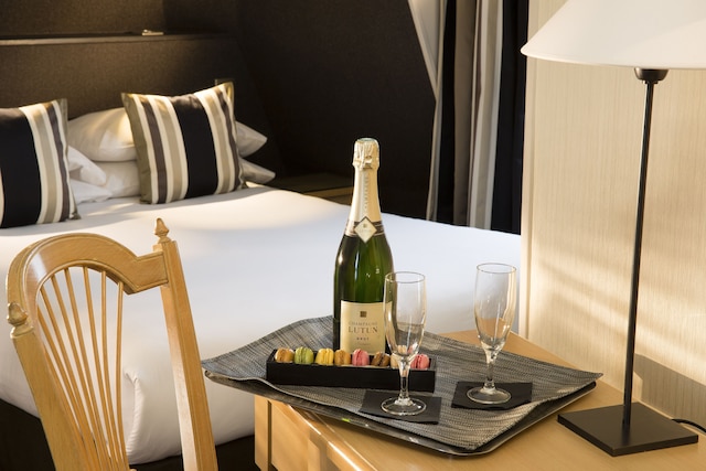 ホテル アルベール 1世 パリ ラファイエット