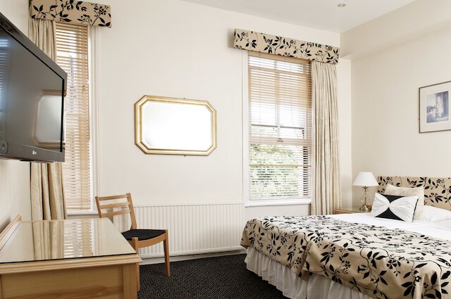 ラッシュモア ホテル