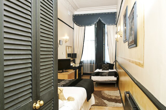 ラッシュモア ホテル