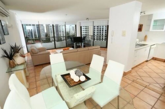 ザ リージェント アパートメンツ