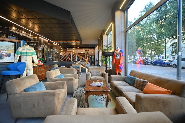 アドミラル ホテル