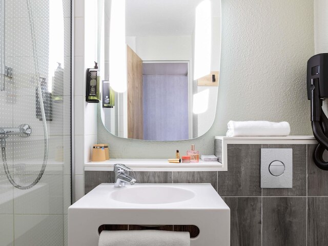 イビス パリ ジュヌヴィリエ