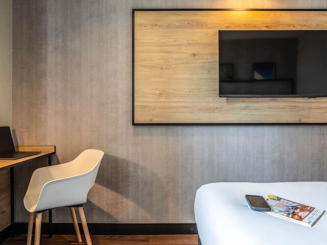 イビス パリ ジュヌヴィリエ