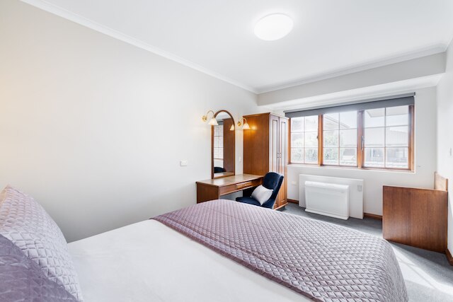 アデレード イン