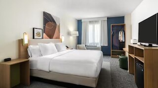 スパーク バイ ヒルトン バーミンガム コロネード