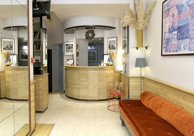 ホテル オデッサ モンパルナス