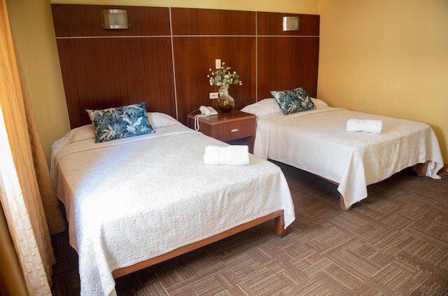 ラ クレスタ イン