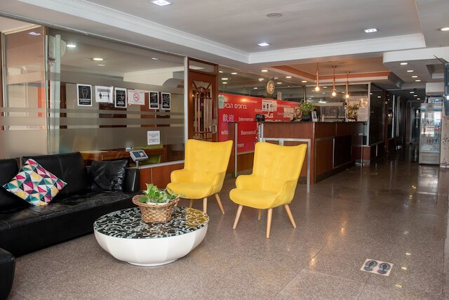 ラ クレスタ イン