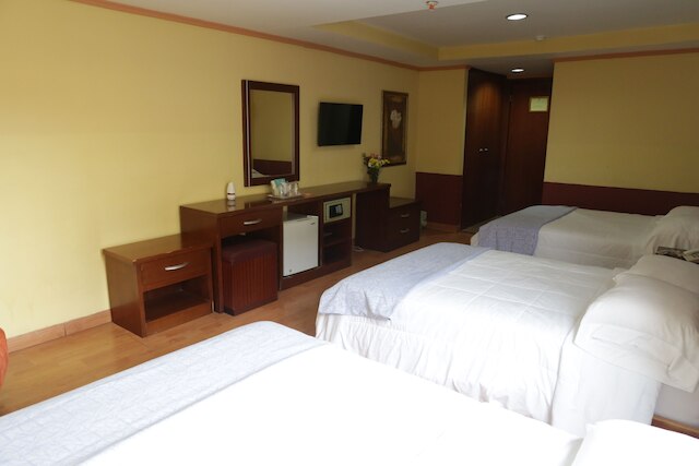 ラ クレスタ イン