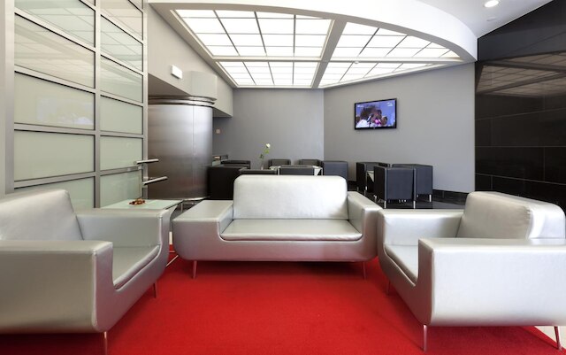 ホテル アリフ アベニーダス