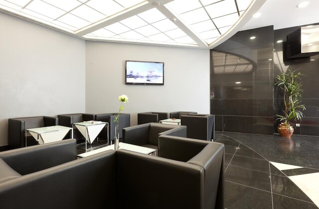 ホテル アリフ アベニーダス