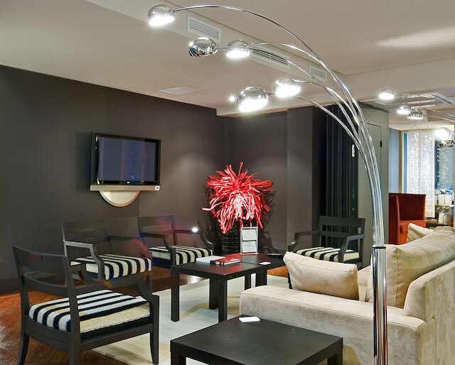 オテル モデルノ プエルタ デル ソル