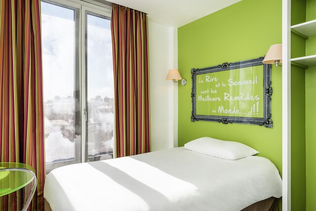 アイビス スタイル アニエール サントル