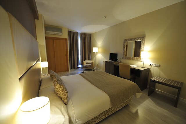 ホテル プエルタ ドゥ セゴビア