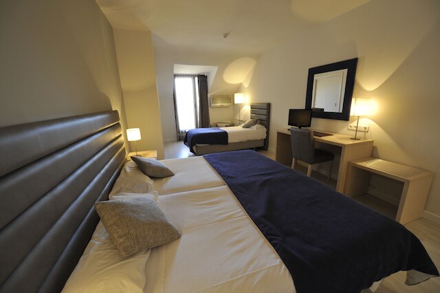 ホテル プエルタ ドゥ セゴビア