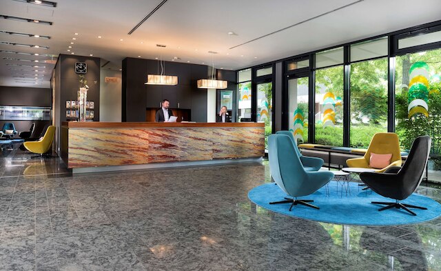 ドリント アン デア コングレスホール アウグスブルク