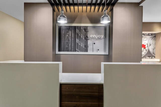 ハンプトン イン & スイーツ ロサンゼルス / ハリウッド