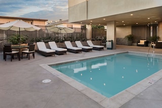 ハンプトン イン & スイーツ ロサンゼルス / ハリウッド