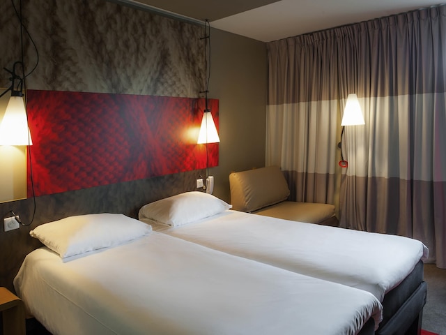 イビス パリ デファンス クールブボア