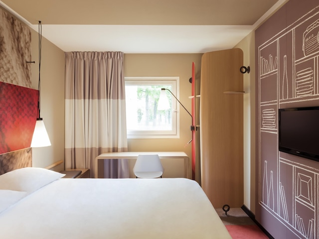 イビス パリ デファンス クールブボア