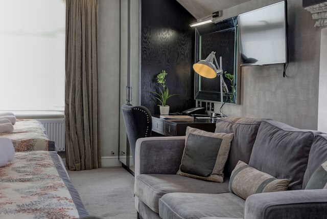 ベストウエスタン チズウィック パレス & スイーツ