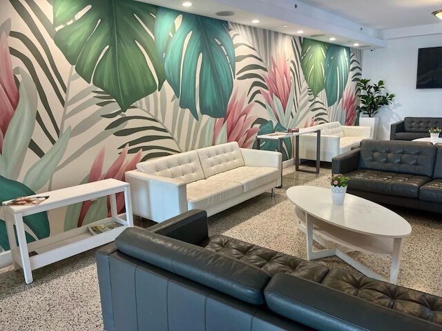 コリンズ ホテル