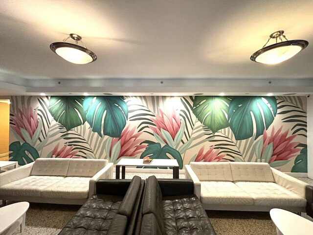 コリンズ ホテル