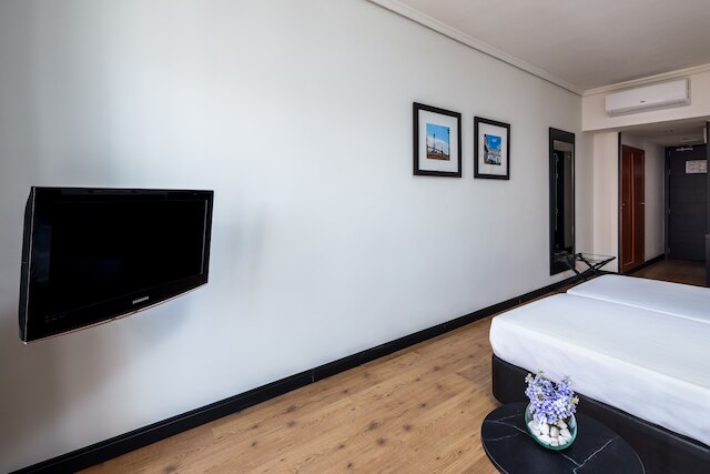 ビルヘン デ ロス レイエス オテル