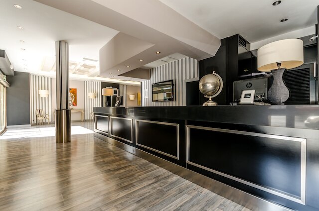 ビルヘン デ ロス レイエス オテル