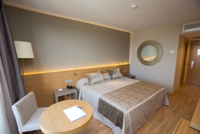 ホテル MA セヴィーリャ コングレソス