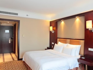 ジャングオ ホテル上海 (上海建国飯店)