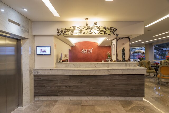 ホテル スタンザ