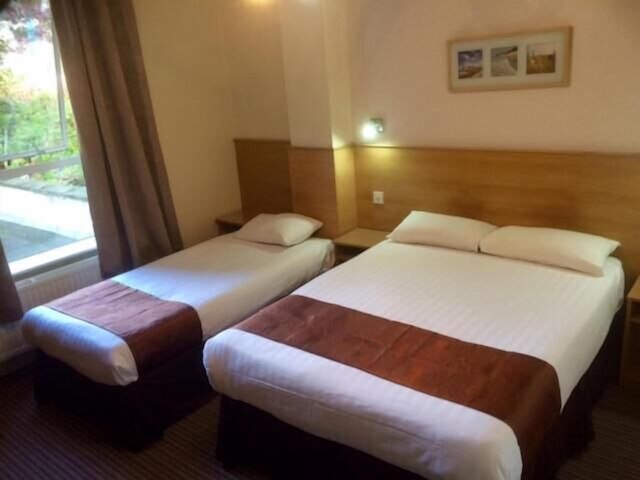 ウエスト クロムウェル ホテル