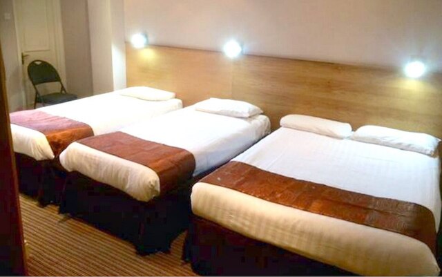 ウエスト クロムウェル ホテル